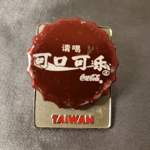 Coca-Cola Pin Trading 2003 Taiwan Bottle Cap Pin Rare